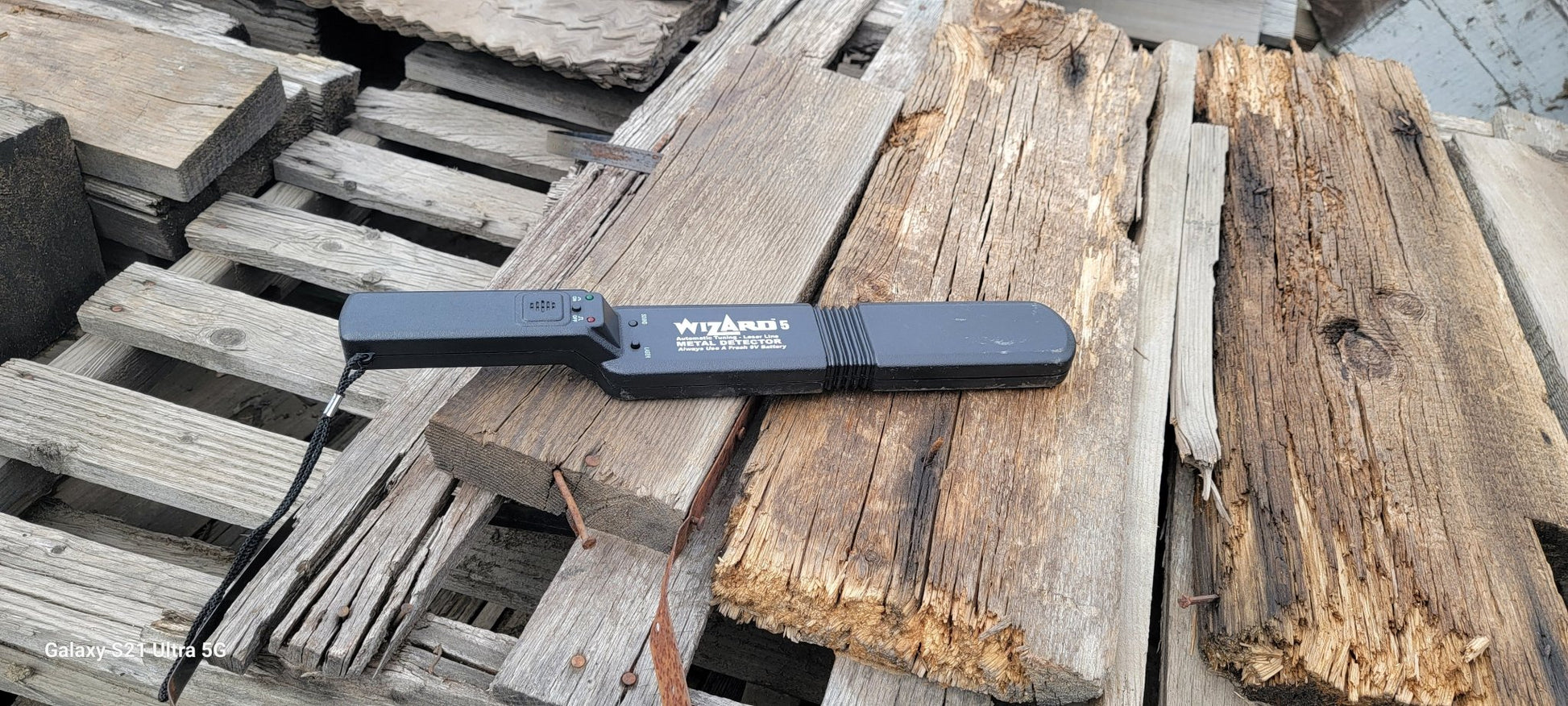 Lumber Wizard 5 Laser Guided Woodworking Metal Detector - WizardDetectors